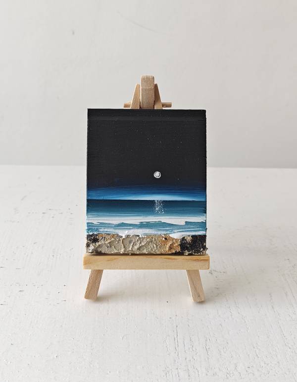 - Acrylic on wood, Painting by Kit Johns, measuring 9 x 8 cm (H x W) £20